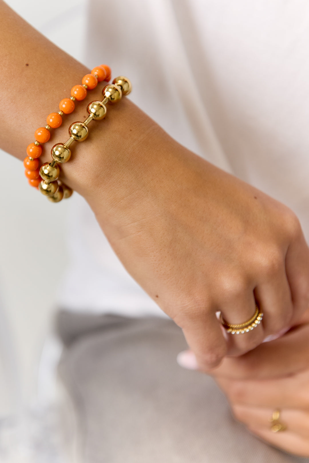 Gekoppelde kralen armbanden