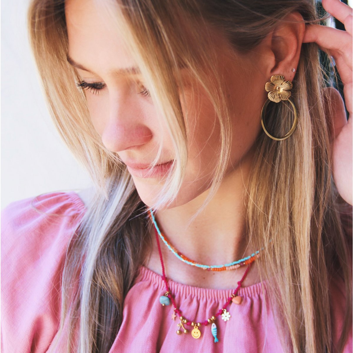 COOSZ_Bazou_ovale oorbellen met bloem