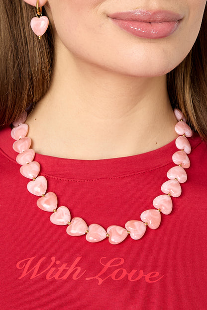 Ketting met hartvormige kralen