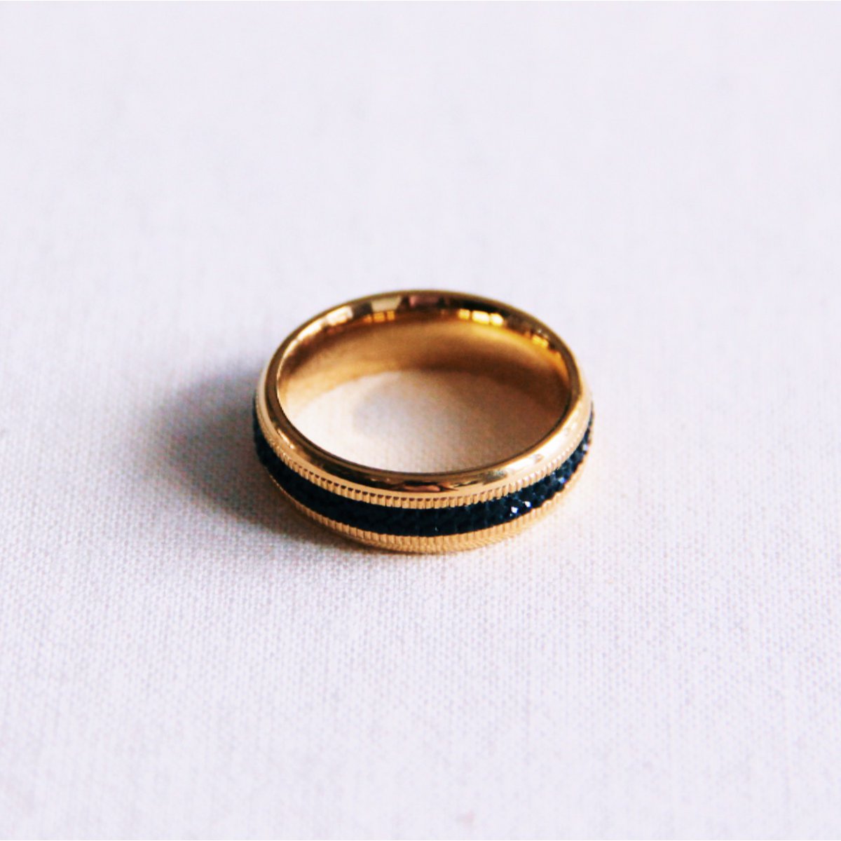 Bazou ring met zwart