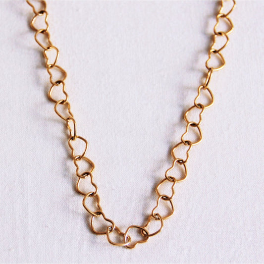 Gekoppelde harten ketting